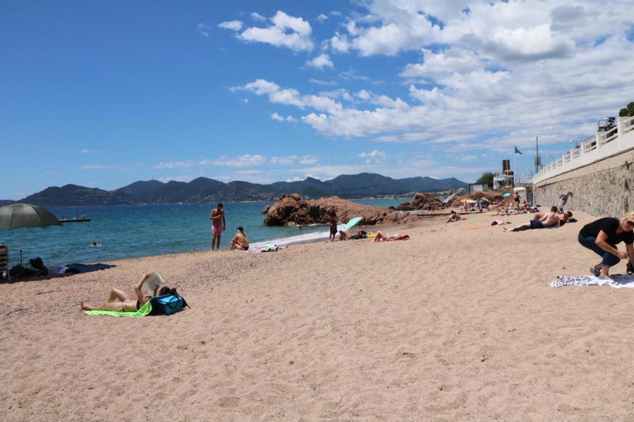 Studio With Beautiful Sea View And Direct Beach Access Cannes Bagian luar foto