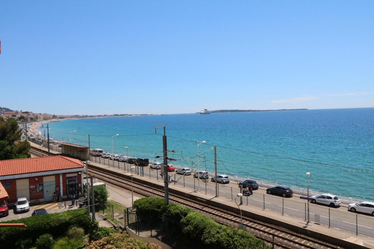 Studio With Beautiful Sea View And Direct Beach Access Cannes Bagian luar foto