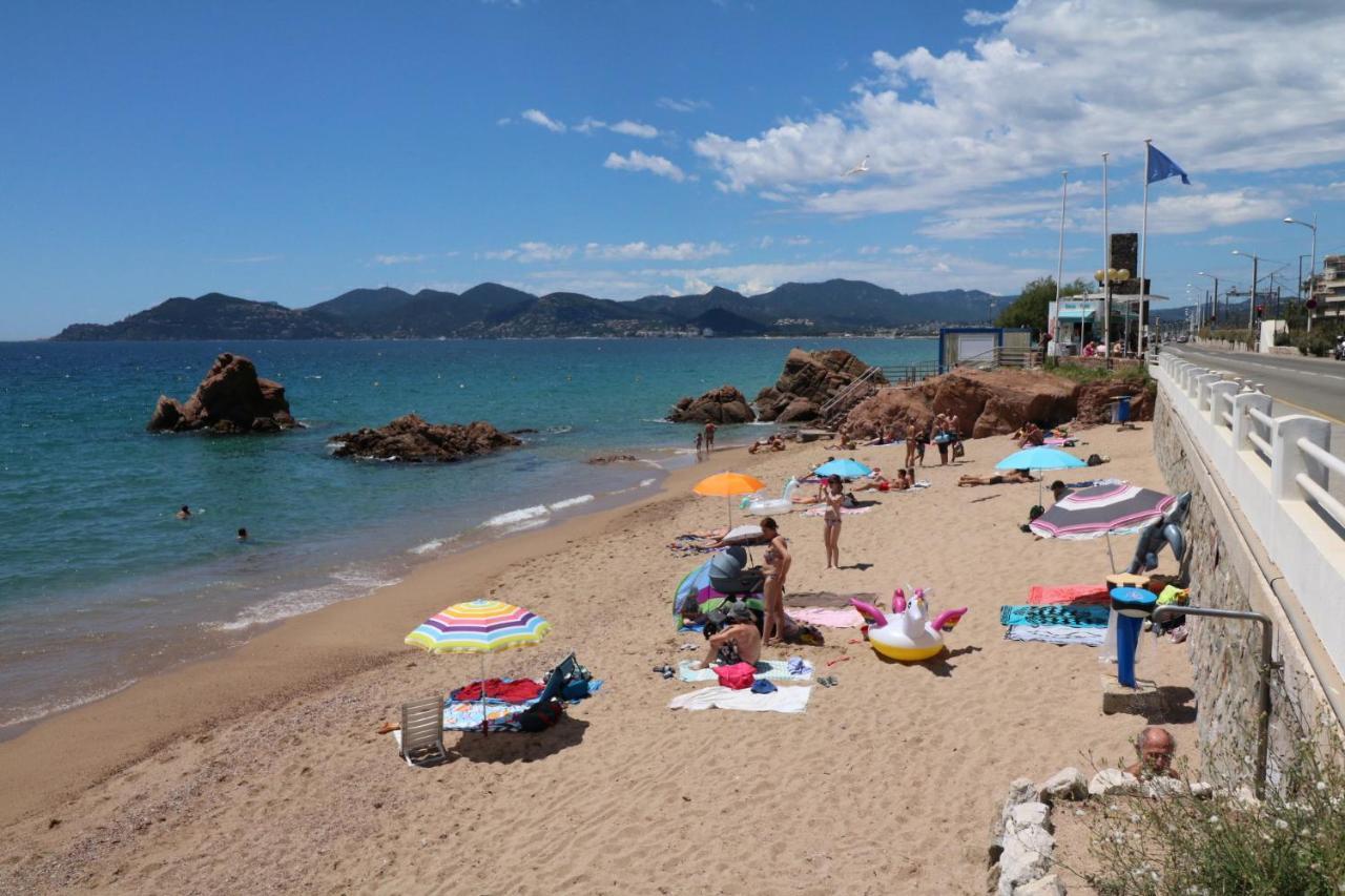 Studio With Beautiful Sea View And Direct Beach Access Cannes Bagian luar foto