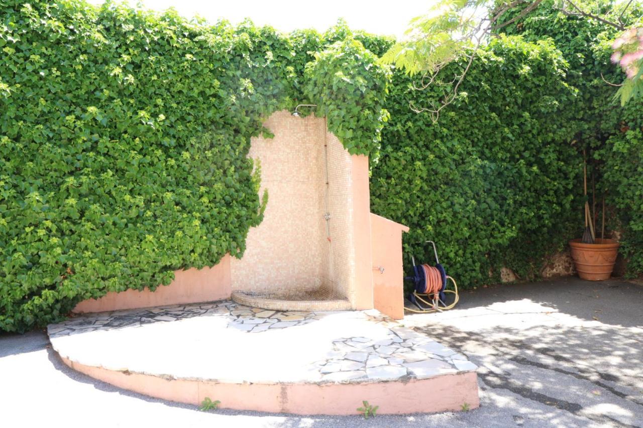 Studio With Beautiful Sea View And Direct Beach Access Cannes Bagian luar foto