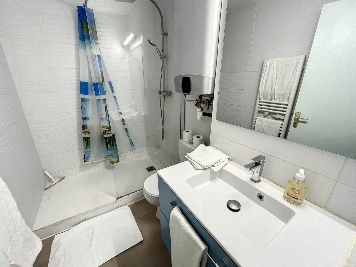 Studio With Beautiful Sea View And Direct Beach Access Cannes Bagian luar foto