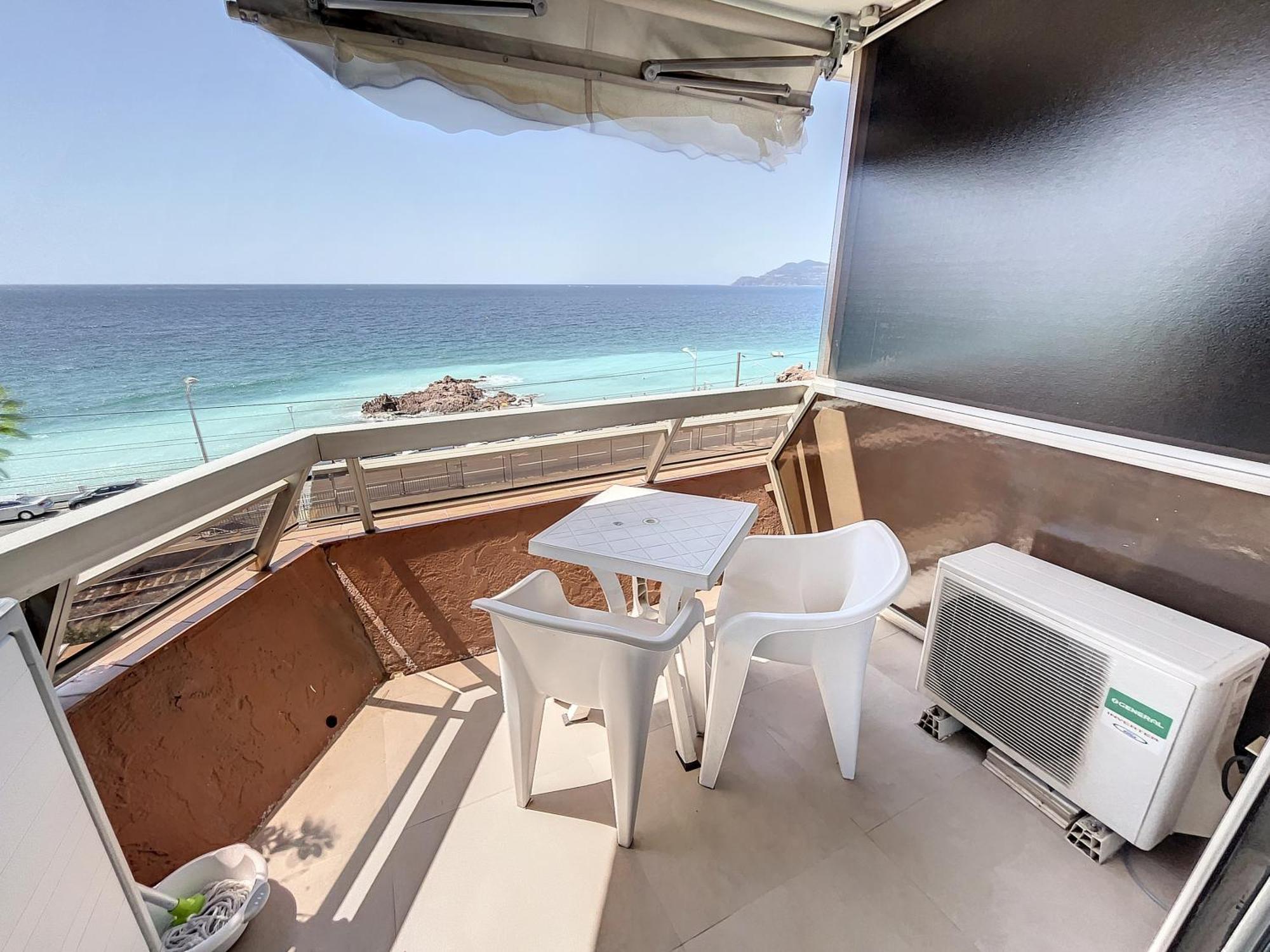 Studio With Beautiful Sea View And Direct Beach Access Cannes Bagian luar foto